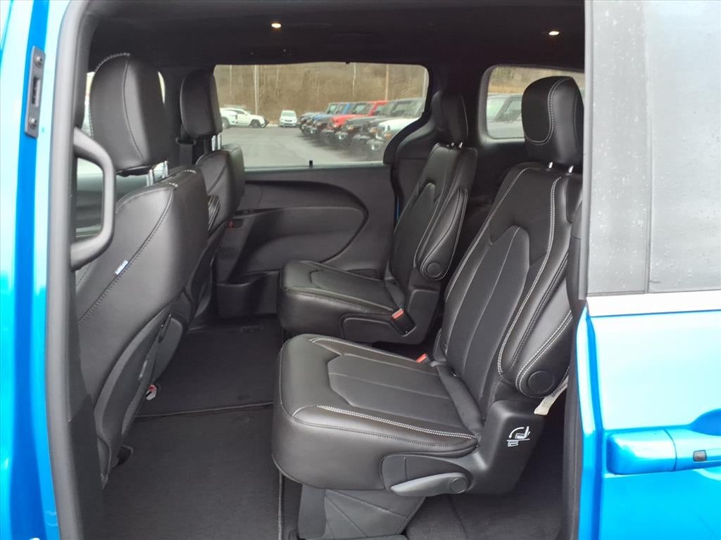 2026 Chrysler Pacifica PACIFICA SELECT AWD