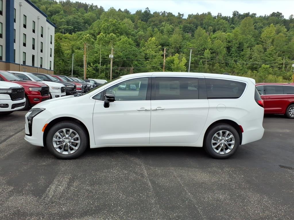 2027 Chrysler Pacifica PACIFICA SELECT AWD