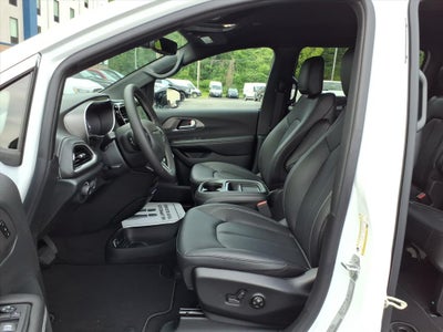 2027 Chrysler Pacifica PACIFICA SELECT AWD