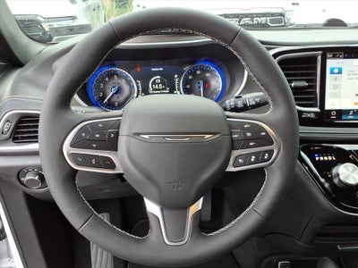 2027 Chrysler Pacifica PACIFICA SELECT AWD