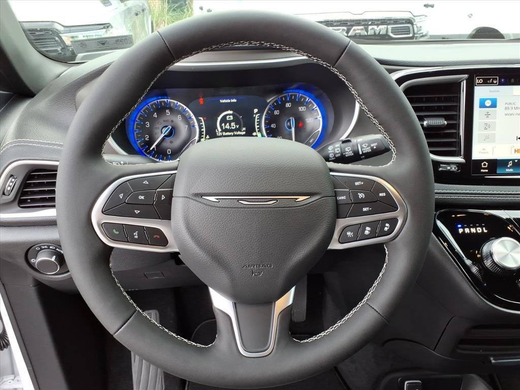 2027 Chrysler Pacifica PACIFICA SELECT AWD
