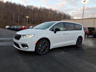 2026 Chrysler Pacifica PACIFICA SELECT AWD