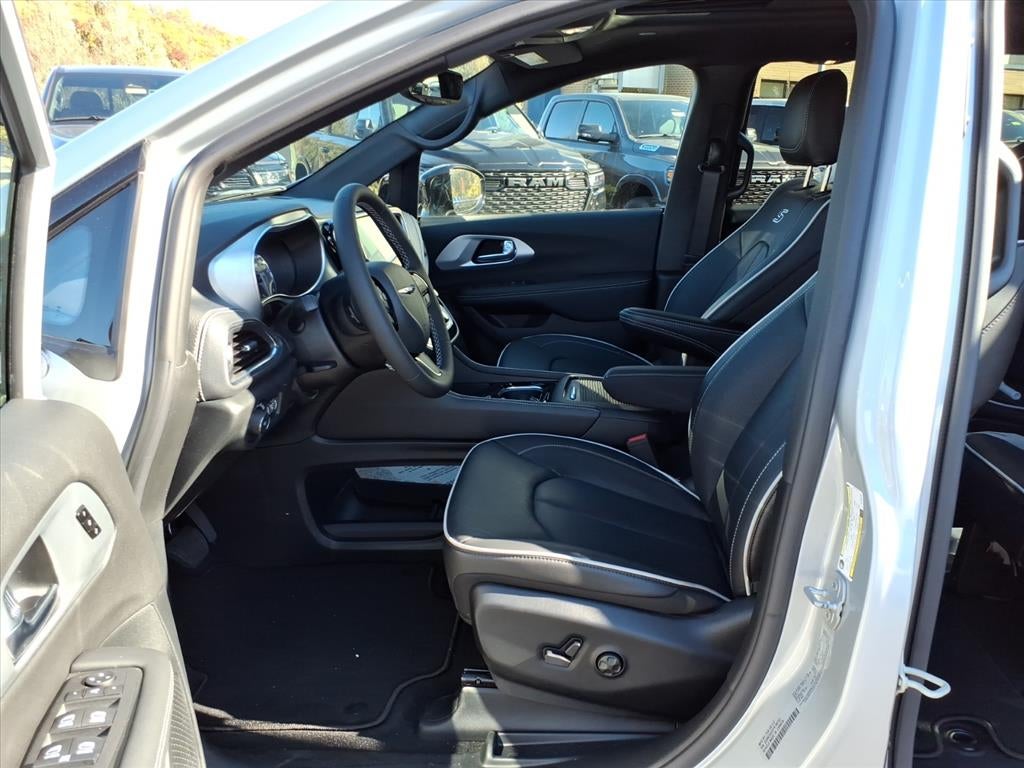 2026 Chrysler Pacifica PACIFICA LIMITED AWD