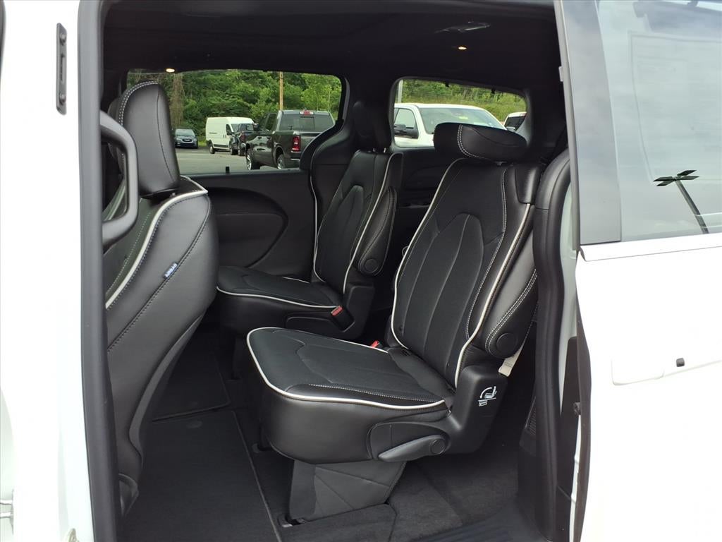 2027 Chrysler Pacifica PACIFICA LIMITED AWD