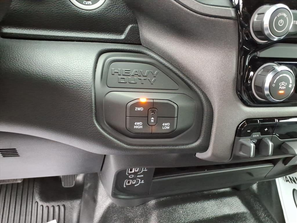 2026 RAM 2500 RAM 2500 TRADESMAN CREW CAB 4X4 6'4' BOX