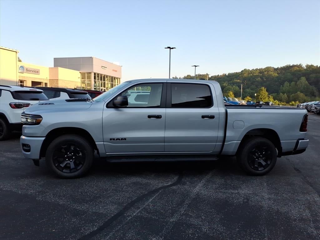 2026 RAM 1500 RAM 1500 EXPRESS CREW CAB 4X4 5'7' BOX