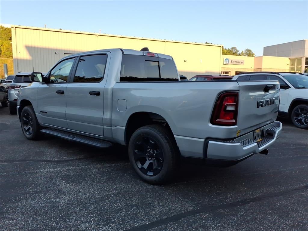 2026 RAM 1500 RAM 1500 EXPRESS CREW CAB 4X4 5'7' BOX