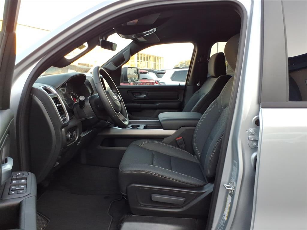 2026 RAM 1500 RAM 1500 EXPRESS CREW CAB 4X4 5'7' BOX