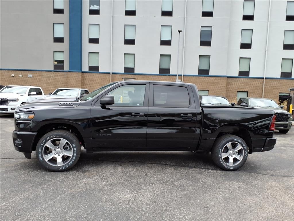 2026 RAM Ram 1500 RAM 1500 EXPRESS CREW CAB 4X4 5'7' BOX