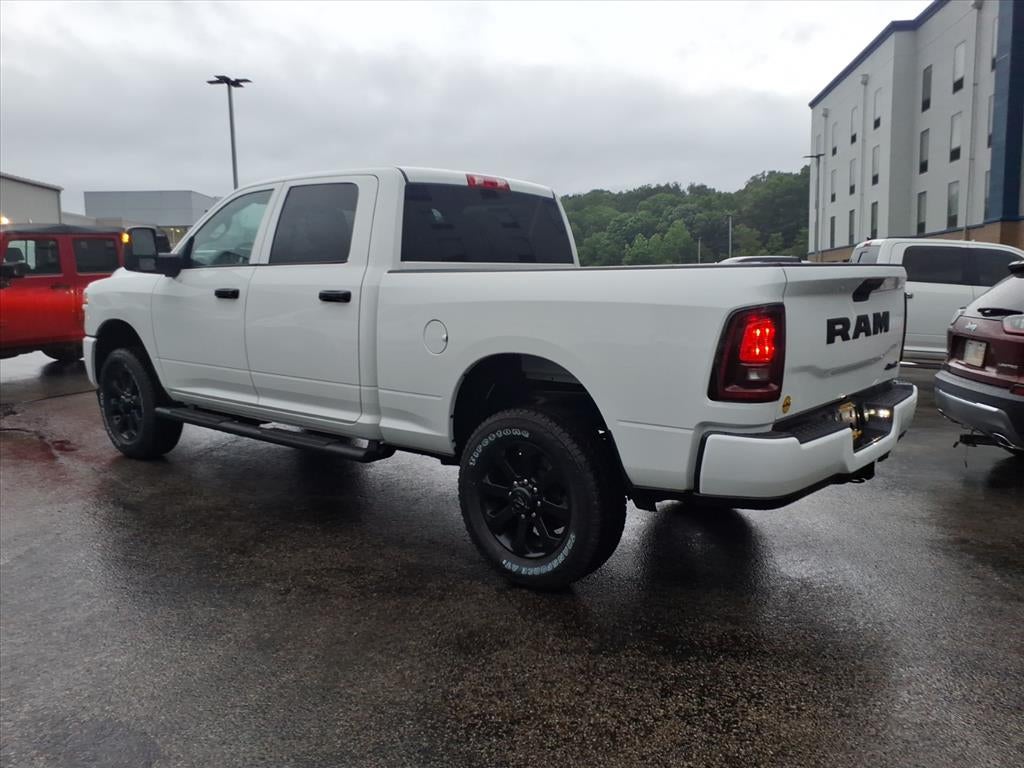 2026 RAM Ram 2500 RAM 2500 BLACK EXPRESS CREW CAB 4X4 6'4' BOX