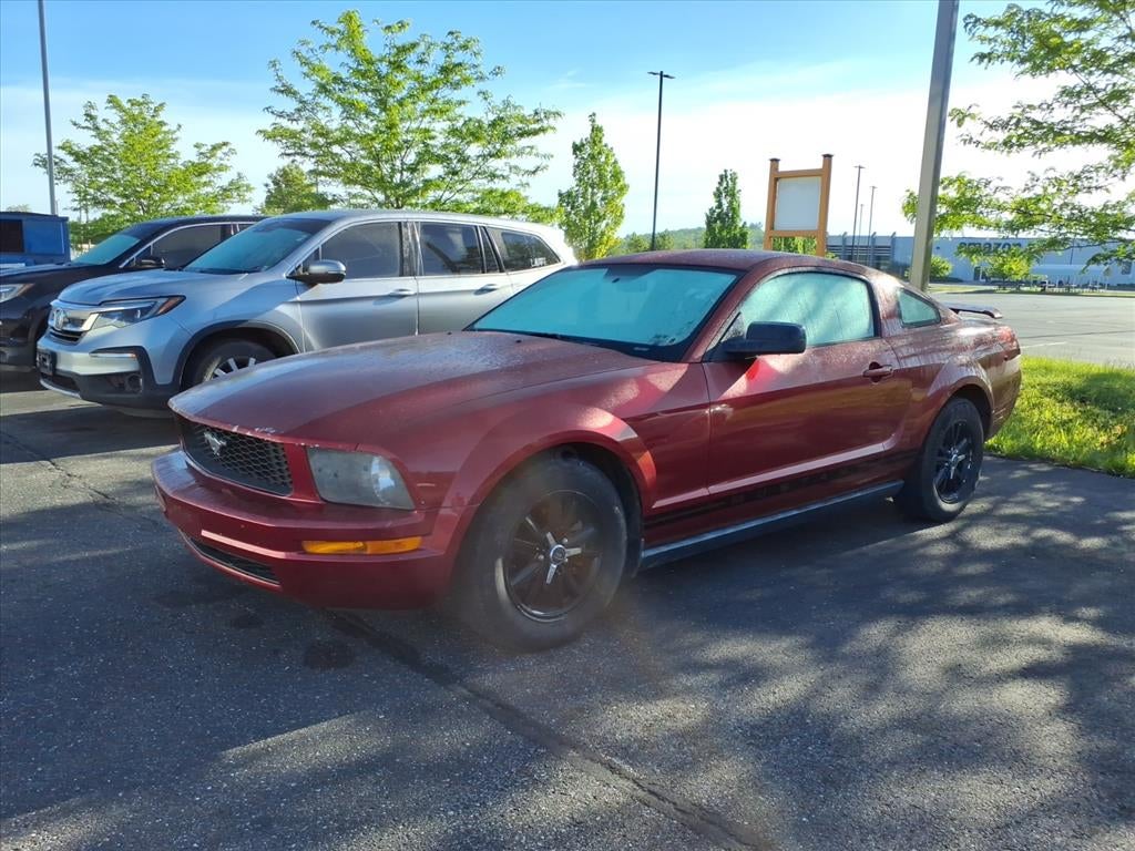 2005 Ford Mustang Deluxe