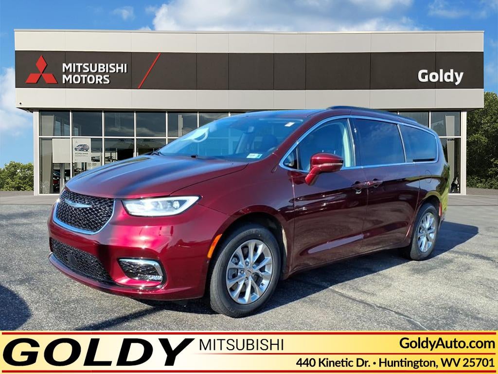2022 Chrysler Pacifica Touring L's photo