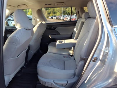 2022 Toyota Highlander LE