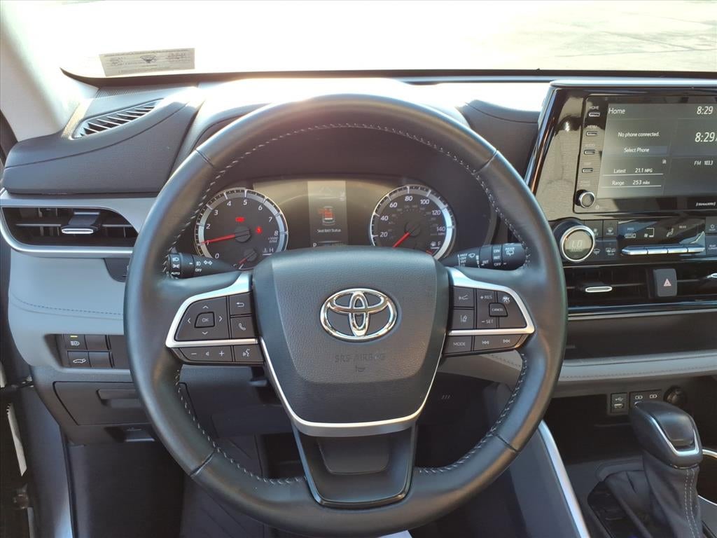 2022 Toyota Highlander LE
