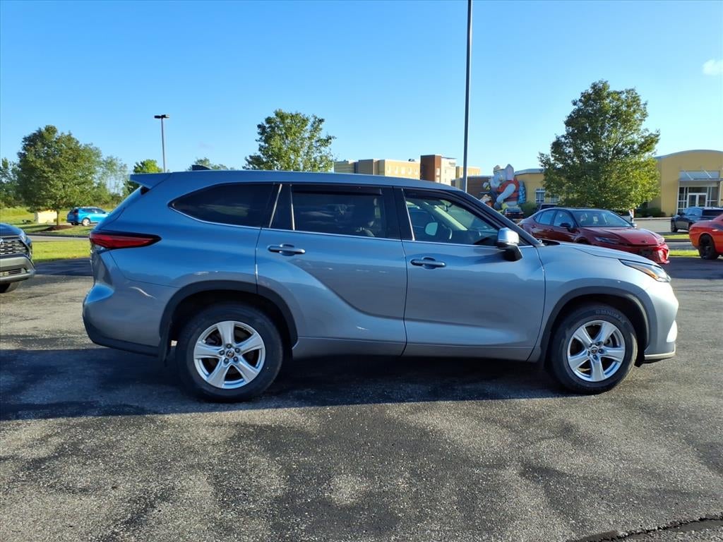 2022 Toyota Highlander LE