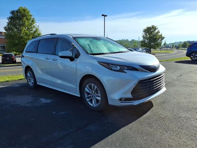 2024 Toyota Sienna XLE