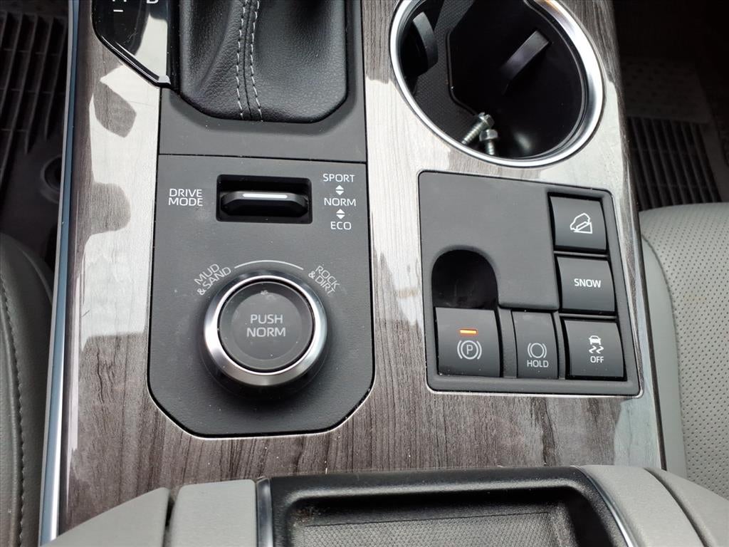 2023 Toyota Highlander Base