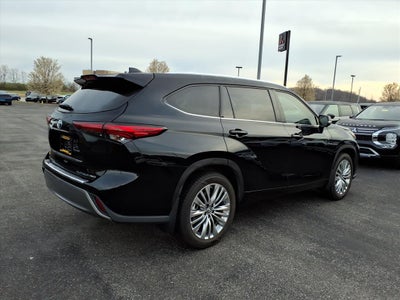 2023 Toyota Highlander Base