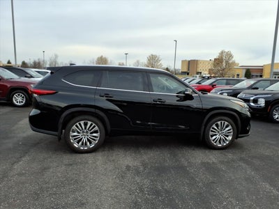 2023 Toyota Highlander Base