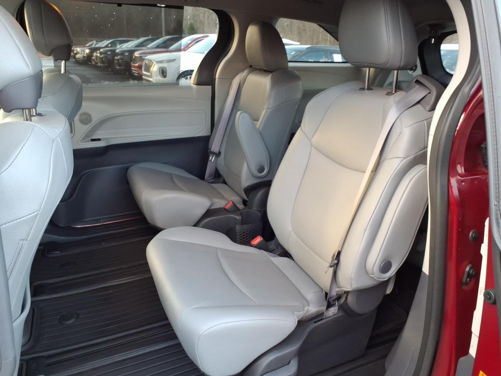 2024 Toyota Sienna XLE