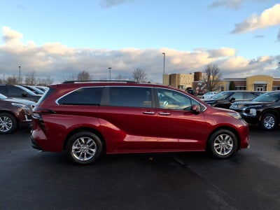 2024 Toyota Sienna XLE