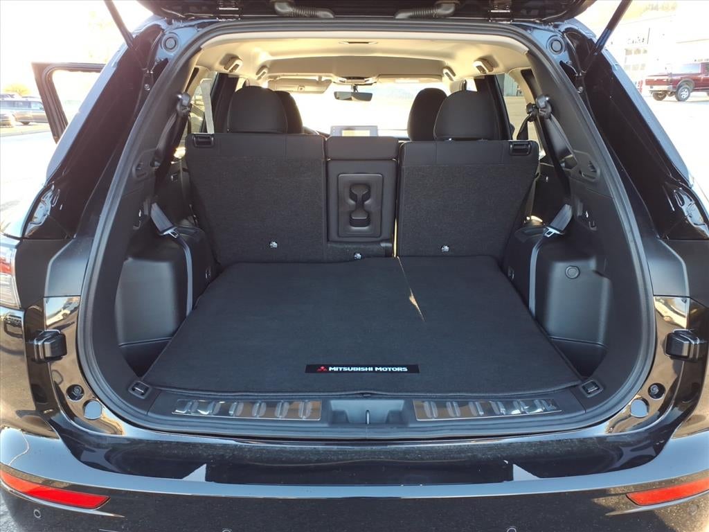 2025 Mitsubishi Outlander ES