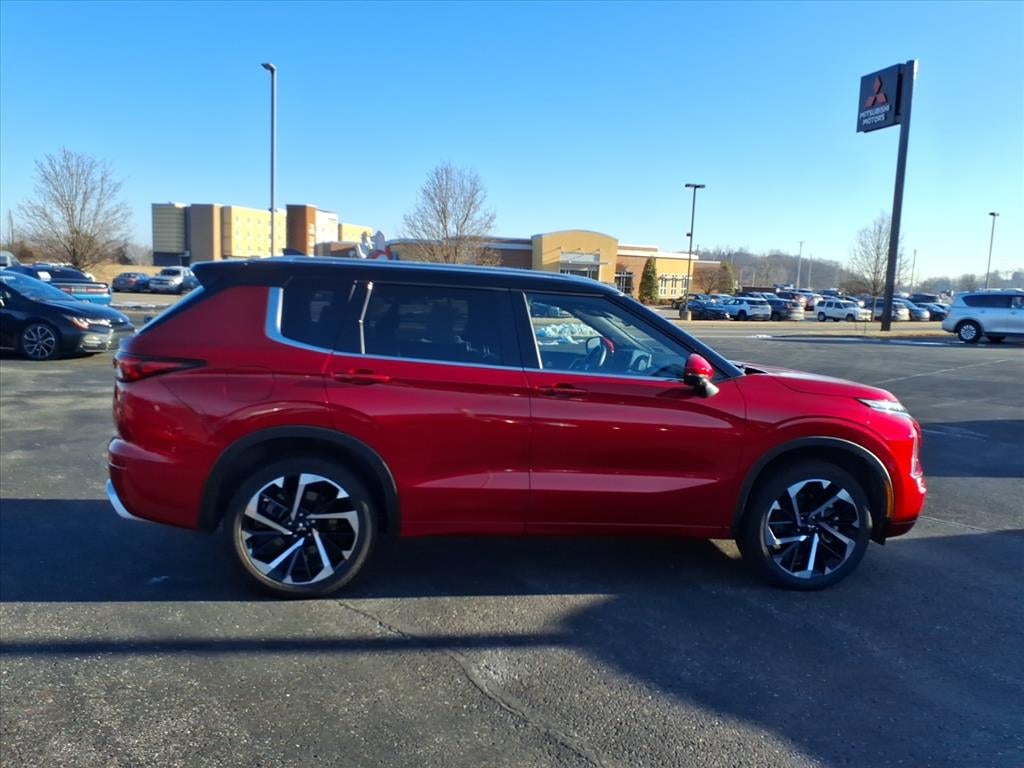 2024 Mitsubishi Outlander Base