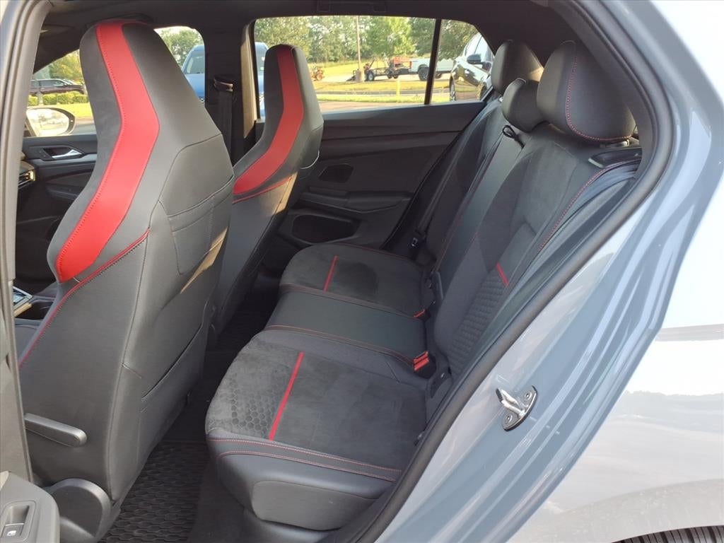 2025 Volkswagen Golf GTI SE