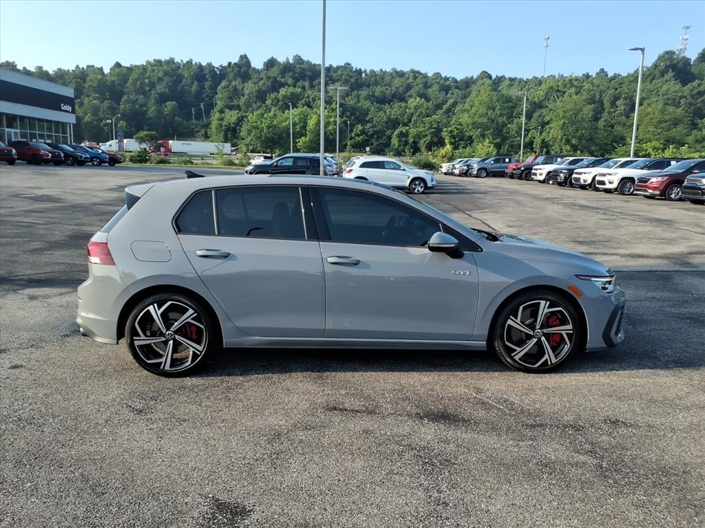 2025 Volkswagen Golf GTI SE
