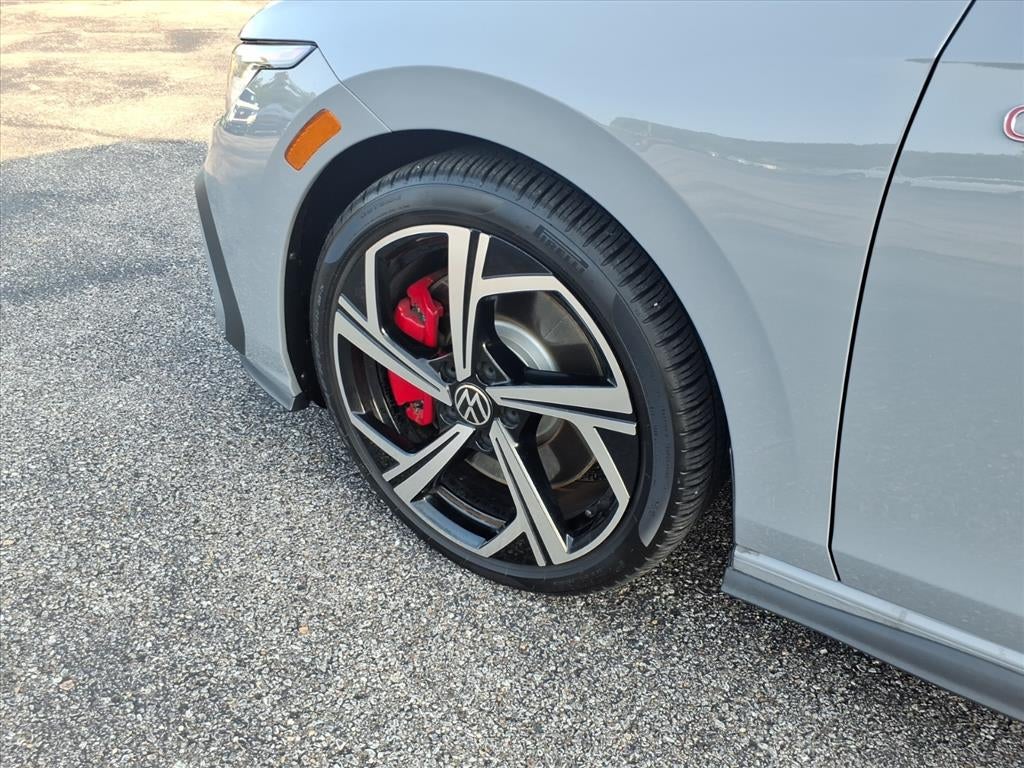 2025 Volkswagen Golf GTI SE