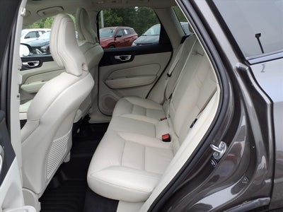 2024 Volvo XC60 Plus Dark Theme