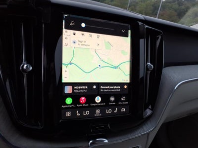 2024 Volvo XC60 Plus Dark Theme