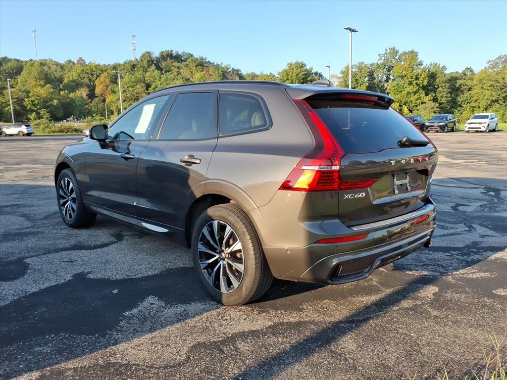 2024 Volvo XC60 Plus Dark Theme